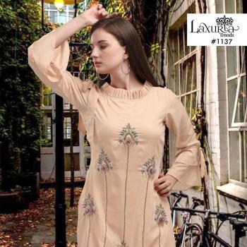 Luxuria trendz Maslin Hand work kurtis with pant wholesaler