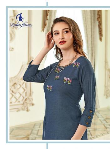 Ladies Flavour ozarro Rayon kurtis with Pant Catalog